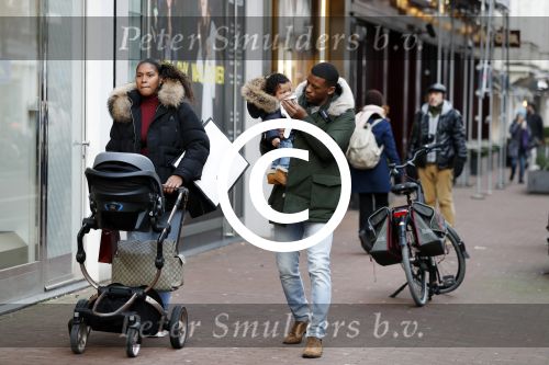 Amsterdam 17 januari 2018
Georginio Wijnaldum met zijn vriendin en zoonJacian Emile Wijnaldum op de pc hooftstraat