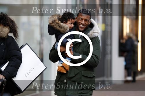 Amsterdam 17 januari 2018
Georginio Wijnaldum met zijn vriendin en zoonJacian Emile Wijnaldum op de pc hooftstraat