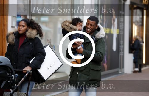 Amsterdam 17 januari 2018
Georginio Wijnaldum met zijn vriendin en zoonJacian Emile Wijnaldum op de pc hooftstraat