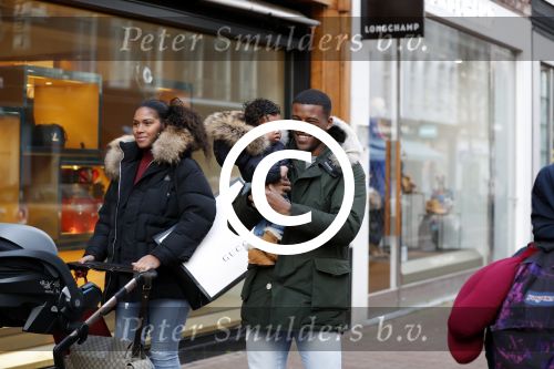 Amsterdam 17 januari 2018
Georginio Wijnaldum met zijn vriendin en zoonJacian Emile Wijnaldum op de pc hooftstraat