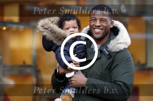 Amsterdam 17 januari 2018
Georginio Wijnaldum met zijn vriendin en zoonJacian Emile Wijnaldum op de pc hooftstraat