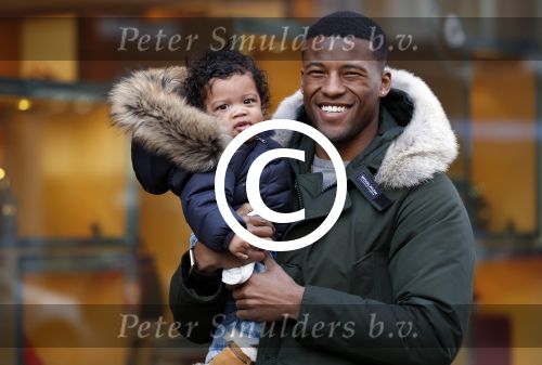 Amsterdam 17 januari 2018
Georginio Wijnaldum met zijn vriendin en zoonJacian Emile Wijnaldum op de pc hooftstraat