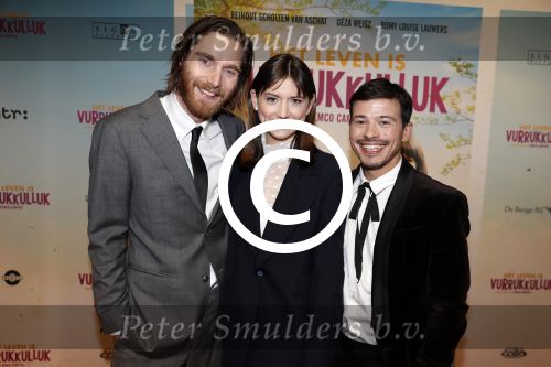 Amsterdam 22 januari 2018
Premiere het leven in vurrukkuluk in Tuschinski. Reinout Scholten v Aschat Romy Louise Lauwers en Geza Weisz