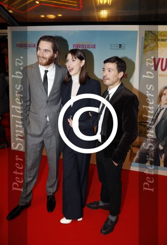 Amsterdam 22 januari 2018
Premiere het leven in vurrukkuluk in Tuschinski. Reinout Scholten v Aschat Romy Louise Lauwers en Geza Weisz