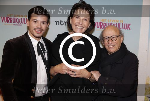 Amsterdam 22 januari 2018
Premiere het leven in vurrukkuluk in Tuschinski. Geza Weisz met zijn vader Frans en moeder