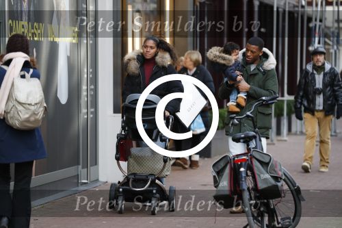 Amsterdam 17 januari 2018
Gini Wijnaldum met zijn vriendin en zoonJacian Emile Wijnaldum op de pc hooftstraat