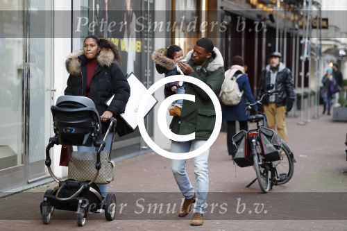Amsterdam 17 januari 2018
Gini Wijnaldum met zijn vriendin en zoonJacian Emile Wijnaldum op de pc hooftstraat