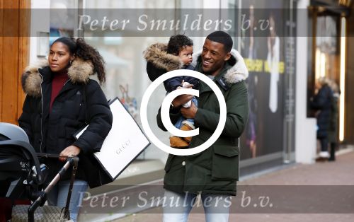 Amsterdam 17 januari 2018
Gini Wijnaldum met zijn vriendin en zoonJacian Emile Wijnaldum op de pc hooftstraat