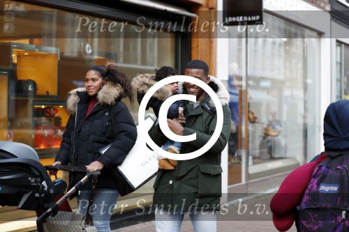 Amsterdam 17 januari 2018
Gini Wijnaldum met zijn vriendin en zoonJacian Emile Wijnaldum op de pc hooftstraat