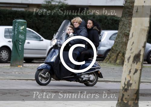 Amsterdam 27 januari 2018 
Hans Jorritsma met zijn vrouw en zoon op vespa scooter
