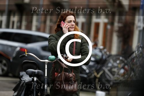 Amsterdam 29 januari 2019
Luizenmoeder actrice ilse Warringa op de fiets in Amsterdam.