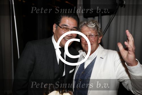 Amsterdam 11 januari 2018 
Uitreiking white canvas award aan Wouter Bos. jan  des Bouvrie en Won Yip