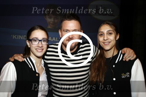 Amsterdam 29 januari 2018
Dag van het vergeten kind met Johnny de Mol Willeke Alberti Juvat Westendorp en jamai Looman in de vondelkerk.
