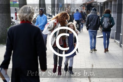 Amsterdam 27 januari 2018
Katja Schuurman met dochter Sammie Romer in amsterdam zuid