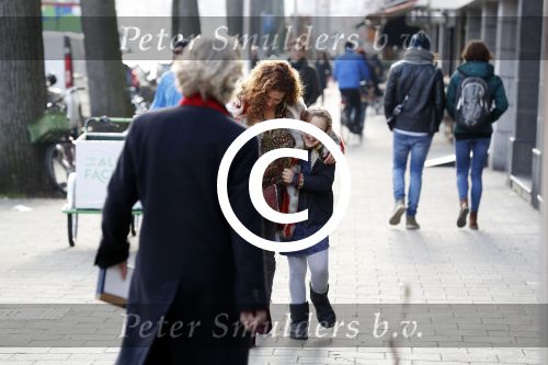 Amsterdam 27 januari 2018
Katja Schuurman met dochter Sammie Romer in amsterdam zuid