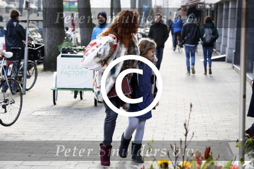 Amsterdam 27 januari 2018
Katja Schuurman met dochter Sammie Romer in amsterdam zuid