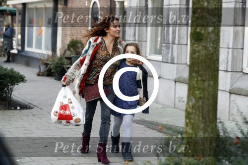 Amsterdam 27 januari 2018
Katja Schuurman met dochter Sammie Romer in amsterdam zuid
