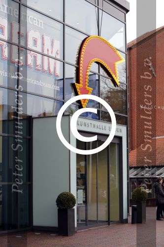 Emden 29 december 2017
Alexander Pechtold en zijn vriendin Anne Lok gaan naar het museum kunsthalle Emden in Duitsland