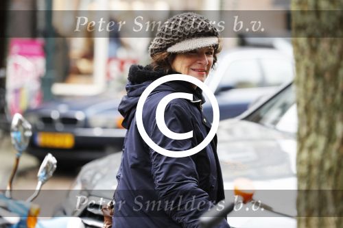 Amsterdam 4 januari 2018
Linda v Dijck doet boodschappen op de cornelis schuytstraat