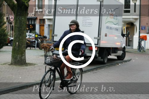 Amsterdam 4 januari 2018
Linda v Dijck doet boodschappen op de cornelis schuytstraat