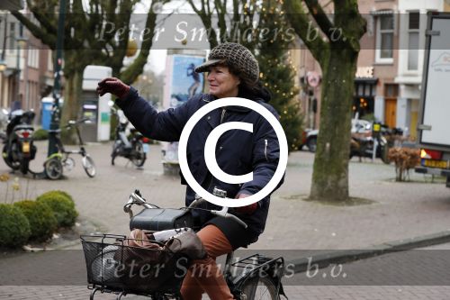 Amsterdam 4 januari 2018
Linda v Dijck doet boodschappen op de cornelis schuytstraat