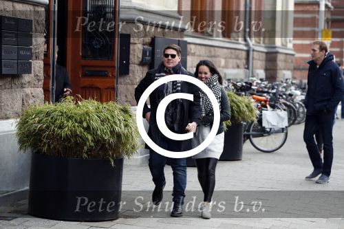 Amsterdam 27 januari 2018 
Martijn Krabbe en zijn vriendin Noi Pakon verlaten het conservatorium Hotel op Martijn zijn vespa scooter