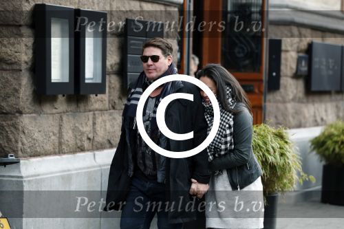 Amsterdam 27 januari 2018 
Martijn Krabbe en zijn vriendin Noi Pakon verlaten het conservatorium Hotel op Martijn zijn vespa scooter