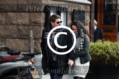 Amsterdam 27 januari 2018 
Martijn Krabbe en zijn vriendin Noi Pakon verlaten het conservatorium Hotel op Martijn zijn vespa scooter