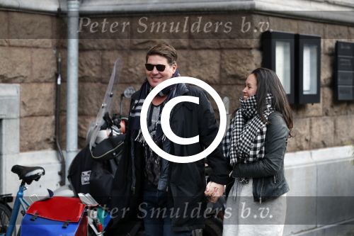 Amsterdam 27 januari 2018 
Martijn Krabbe en zijn vriendin Noi Pakon verlaten het conservatorium Hotel op Martijn zijn vespa scooter