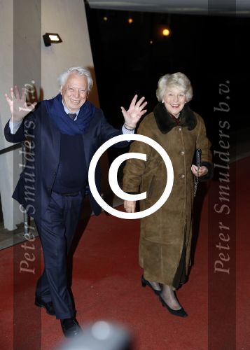 Apeldoorn 19 januari 2018
Prinses Margriet Pieter v Vollenhoven vieren de 75e verjaardag van Margriet in de schouwburg van Apeldoorn. Cees Dam met mevr v Loon de la Bouchere