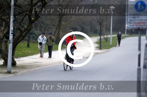 Amsterdam 11 januari 2018 
Mieke v d Weij na het sporten op de fiets in het vondelpark.