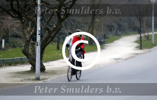 Amsterdam 11 januari 2018 
Mieke v d Weij na het sporten op de fiets in het vondelpark.