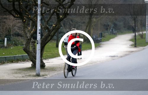 Amsterdam 11 januari 2018 
Mieke v d Weij na het sporten op de fiets in het vondelpark.