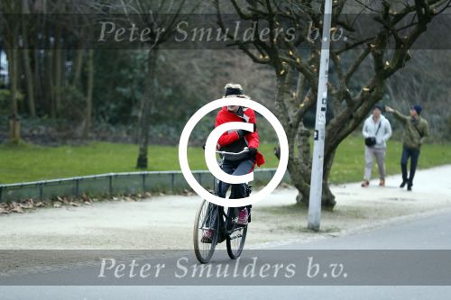 Amsterdam 11 januari 2018 
Mieke v d Weij na het sporten op de fiets in het vondelpark.