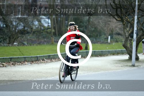 Amsterdam 11 januari 2018 
Mieke v d Weij na het sporten op de fiets in het vondelpark.