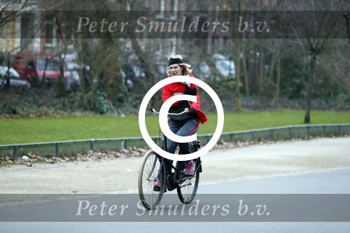 Amsterdam 11 januari 2018 
Mieke v d Weij na het sporten op de fiets in het vondelpark.