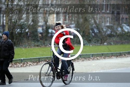 Amsterdam 11 januari 2018 
Mieke v d Weij na het sporten op de fiets in het vondelpark.