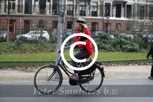 Amsterdam 11 januari 2018 
Mieke v d Weij na het sporten op de fiets in het vondelpark.