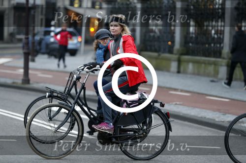 Amsterdam 11 januari 2018 
Mieke v d Weij na het sporten op de fiets in het vondelpark.