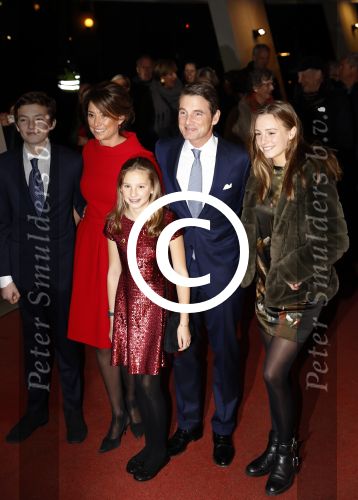 Apeldoorn 19 januari 2018
Prinses Margriet Pieter v Vollenhoven vieren de 75e verjaardag van Margriet in de schouwburg van Apeldoorn. Prins Maurits met zijn vrouw Prinses Marilene en hun kinderen