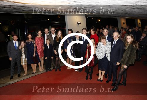 Apeldoorn 19 januari 2018
Prinses Margriet Pieter v Vollenhoven vieren de 75e verjaardag van Margriet in de schouwburg van Apeldoorn. Prins Maurits Prinses Marilene Prins Floris Prinses Aimee Prins Bernhard jr Prinses Annette Prins Pieter Christiaan en Prinses Aimee met bijna alle kleinkinderen