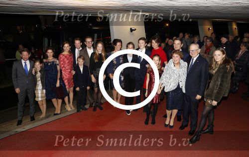 Apeldoorn 19 januari 2018
Prinses Margriet Pieter v Vollenhoven vieren de 75e verjaardag van Margriet in de schouwburg van Apeldoorn. Prins Maurits Prinses Marilene Prins Floris Prinses Aimee Prins Bernhard jr Prinses Annette Prins Pieter Christiaan en Prinses Aimee met bijna alle kleinkinderen