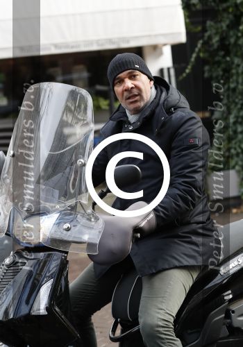 Amsterdam 22 januari 2018 
Ruud Gullit op zijn scooter in Amsterdam zuid