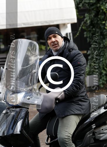 Amsterdam 22 januari 2018 
Ruud Gullit op zijn scooter in Amsterdam zuid