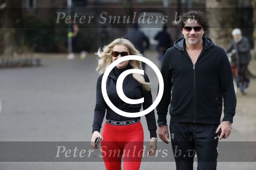 Amsterdam 6 januari 2018
Sonja bakker met haar nieuwe vriend Barry van Suijdam in het vondelpark.