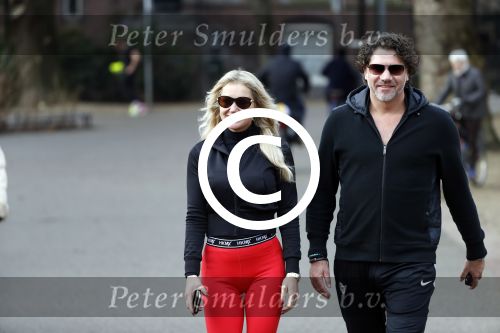 Amsterdam 6 januari 2018
Sonja bakker met haar nieuwe vriend Barry van Suijdam in het vondelpark.
