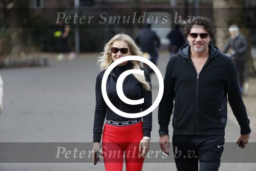 Amsterdam 6 januari 2018
Sonja bakker met haar nieuwe vriend Barry van Suijdam in het vondelpark.