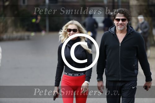 Amsterdam 6 januari 2018
Sonja bakker met haar nieuwe vriend Barry van Suijdam in het vondelpark.