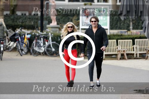 Amsterdam 6 januari 2018
Sonja bakker met haar nieuwe vriend Barry van Suijdam in het vondelpark.