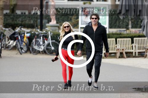 Amsterdam 6 januari 2018
Sonja bakker met haar nieuwe vriend Barry van Suijdam in het vondelpark.